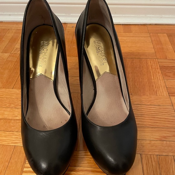 Woman heels Michael kors black Leather size 7 - Picture 2 of 3